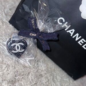 Designer inspired Black Heart-Shaped Phone Pop Socket